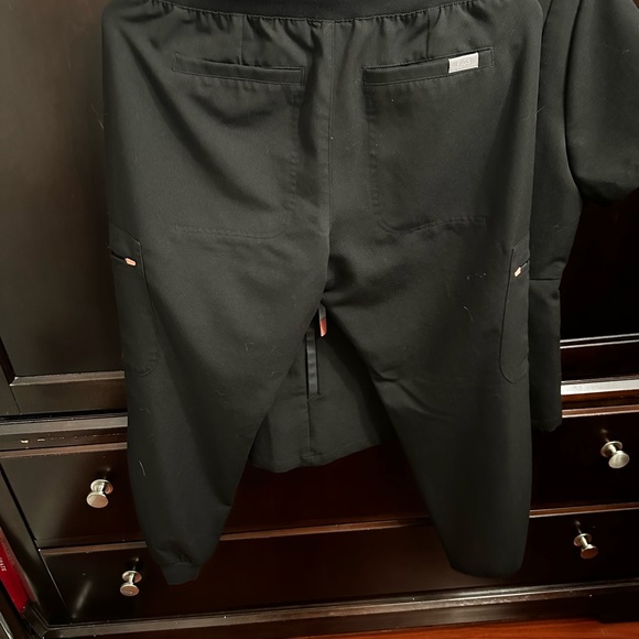 Figs black joggers s/p - Picture 3 of 3